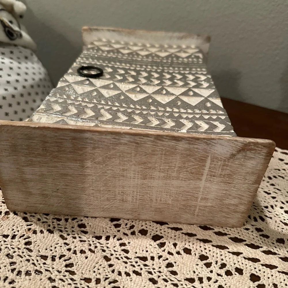 Silver Geometric Patterned Decorative Key Box